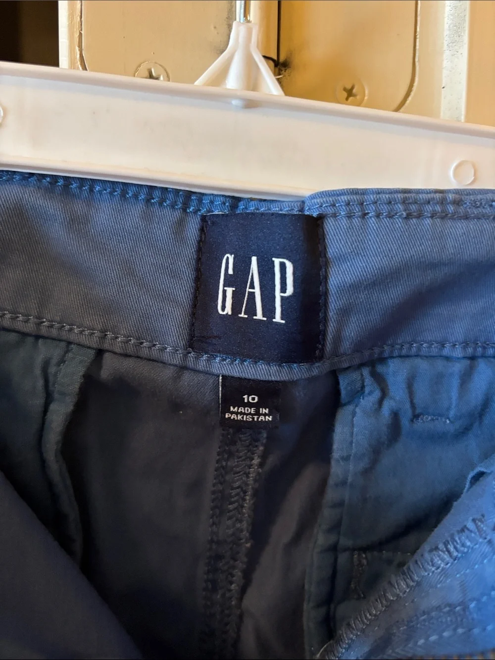 Gap Women’s Blue Casual Chino Shorts 5” - Picture 2 of 2
